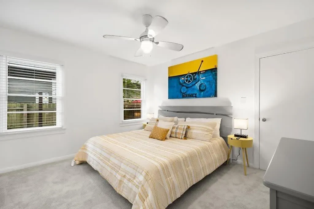 Hyde Out By Brightwild-Amazing Find In Hyde Park Villa Tampa United States